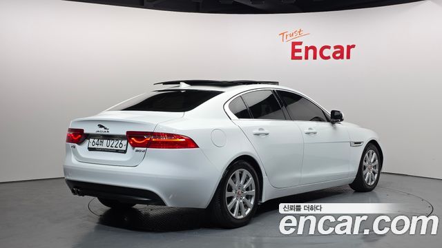 Jaguar XE 20d Prestige 2016 — фото 2