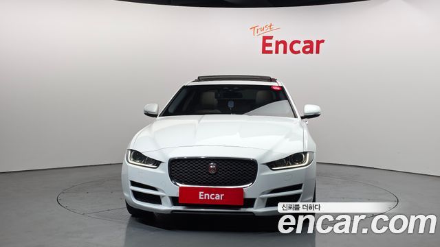 Jaguar XE 20d Prestige 2016 — фото 3