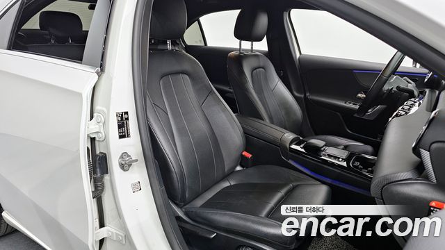 Mercedes-Benz A-Class (W177) A200d Sedan 2021 — фото 10