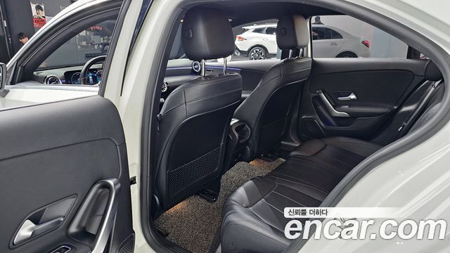Mercedes-Benz A-Class (W177) A200d Sedan 2021 — фото 12