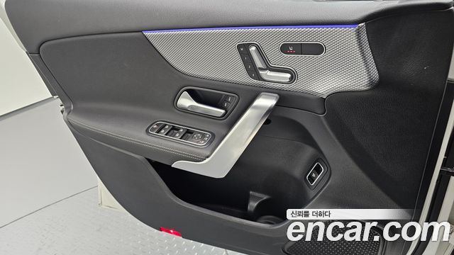 Mercedes-Benz A-Class (W177) A200d Sedan 2021 — фото 15
