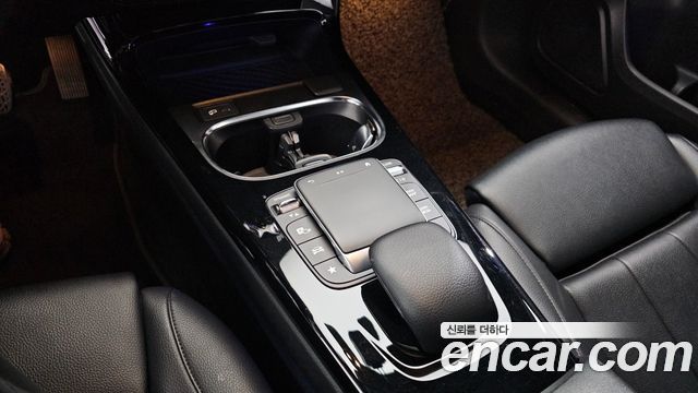 Mercedes-Benz A-Class (W177) A200d Sedan 2021 — фото 19
