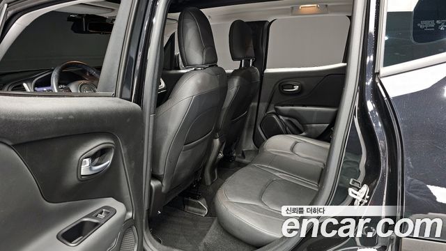 Jeep Renegade 2.4 Limited 2021 — фото 10