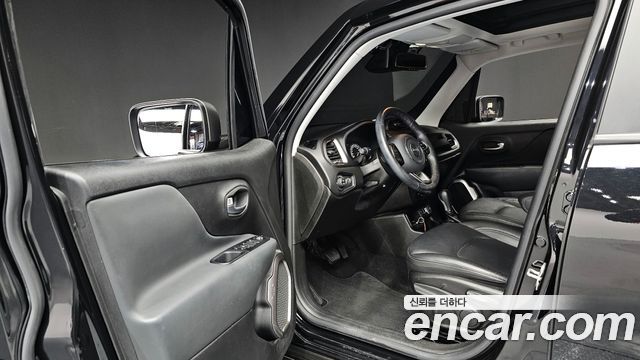 Jeep Renegade 2.4 Limited 2021 — фото 11