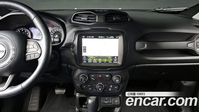 Jeep Renegade 2.4 Limited 2021 — фото 15