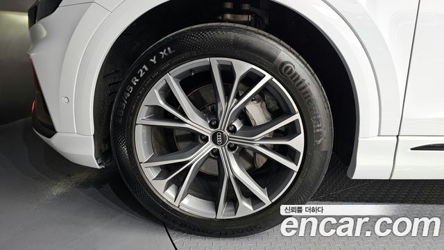 Audi Q8 (4M) 55 TFSI Quattro Premium 2022 — фото 5