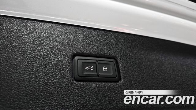 Audi Q8 (4M) 55 TFSI Quattro Premium 2022 — фото 18