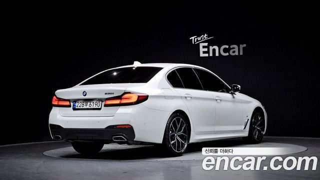 BMW 5 Series (G30) 530i M Sport Package 2023 — фото 2