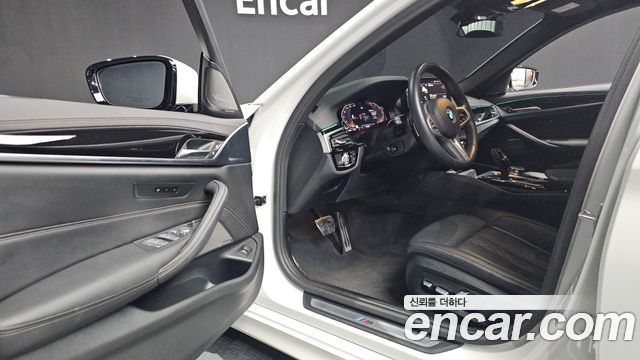 BMW 5 Series (G30) 530i M Sport Package 2023 — фото 10