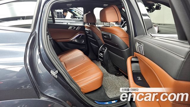 BMW X6 (G06) M50i 2022 — фото 12