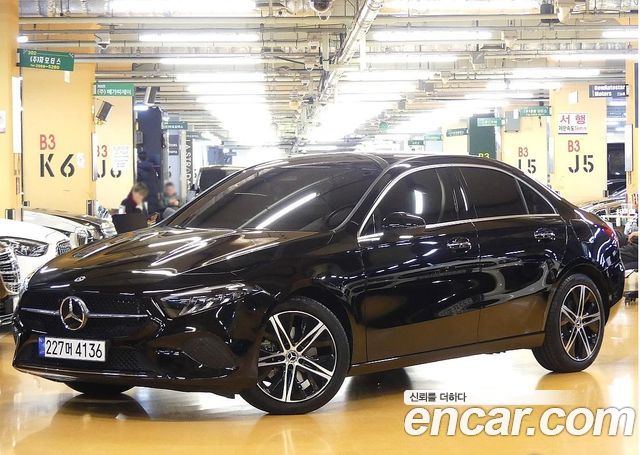 Mercedes-Benz A-Class (W177) A220 Sedan