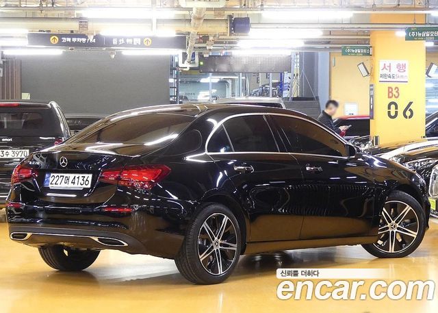 Mercedes-Benz A-Class (W177) A220 Sedan 2024 — фото 2