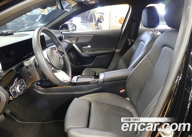 Mercedes-Benz A-Class (W177) A220 Sedan 2024 — фото 10