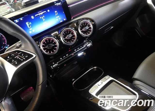 Mercedes-Benz A-Class (W177) A220 Sedan 2024 — фото 17