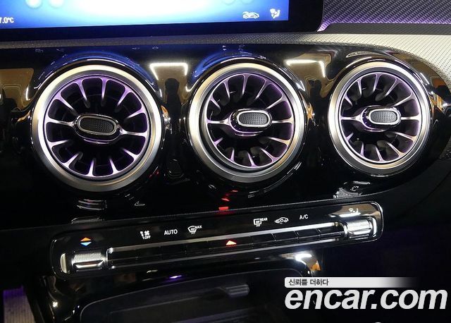 Mercedes-Benz A-Class (W177) A220 Sedan 2024 — фото 19