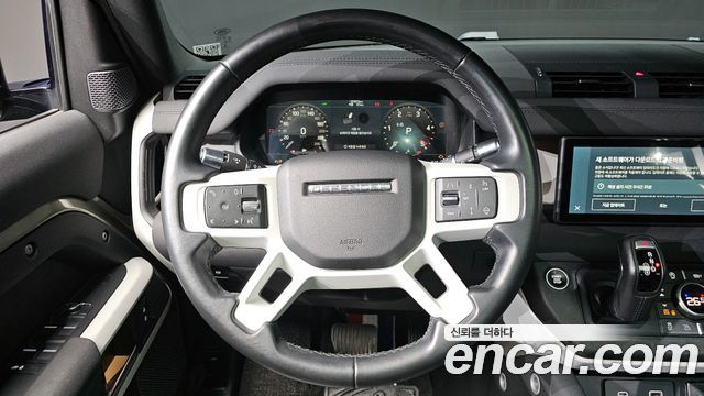 Land Rover Defender (L663) 110 D250 S 2022 — фото 13