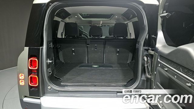 Land Rover Defender (L663) 110 D250 S 2022 — фото 20