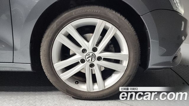 Volkswagen Jetta 2.0 TDI BlueMotion Premium 6th 2015 — фото 5