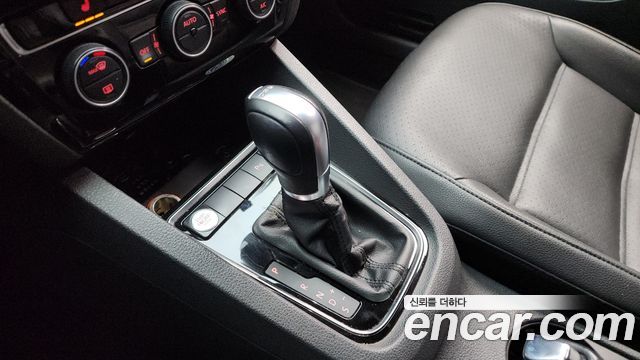 Volkswagen Jetta 2.0 TDI BlueMotion Premium 6th 2015 — фото 9
