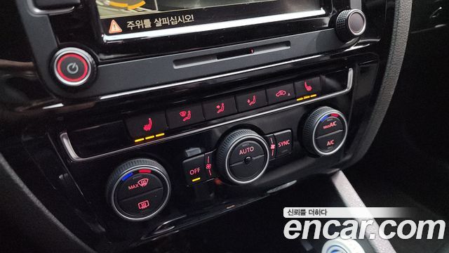 Volkswagen Jetta 2.0 TDI BlueMotion Premium 6th 2015 — фото 16