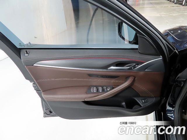 BMW 5 Series (G30) 523d M Sport 2022 — фото 16