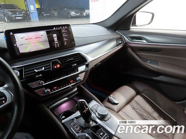 BMW 5 Series (G30) 523d M Sport 2022 — фото 19
