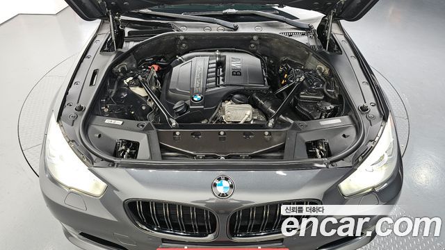 BMW 5 Series GT (F07) GT xDrive 2011 — фото 6