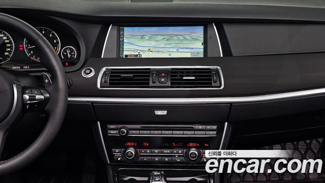 BMW 5 Series GT (F07) GT xDrive 2011 — фото 14