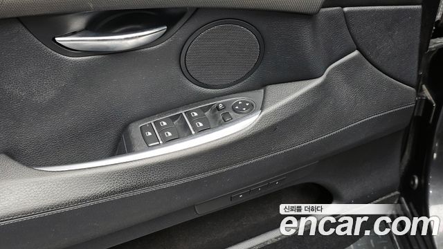 BMW 5 Series GT (F07) GT xDrive 2011 — фото 19
