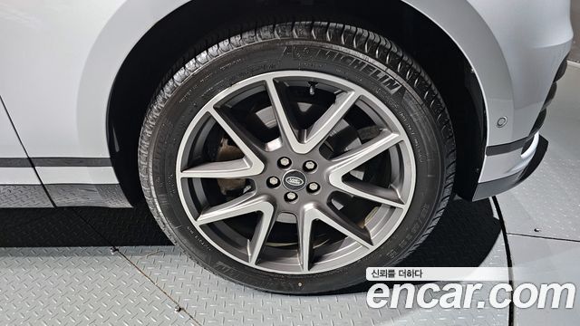Land Rover Range Rover Velar 2.0 P400E Dynamic SE 2024 — фото 5