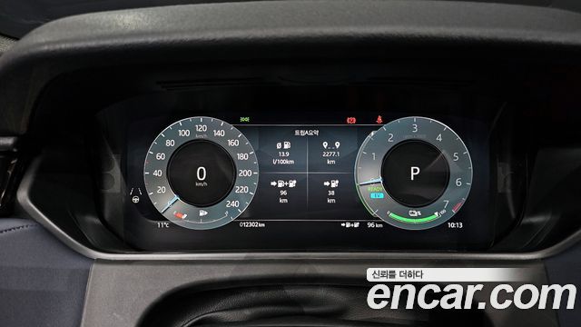 Land Rover Range Rover Velar 2.0 P400E Dynamic SE 2024 — фото 8