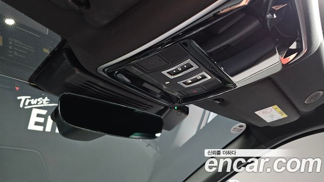 Land Rover Range Rover Velar 2.0 P400E Dynamic SE 2024 — фото 14