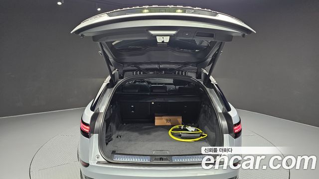 Land Rover Range Rover Velar 2.0 P400E Dynamic SE 2024 — фото 20