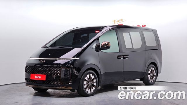 Hyundai Staria L3.5 Lounge 9-Seater Inspiration 2023 — фото 1