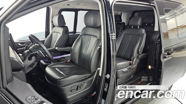 Hyundai Staria L3.5 Lounge 9-Seater Inspiration 2023 — фото 12