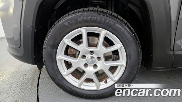 Jeep Renegade 2.4 Limited 2019 — фото 5