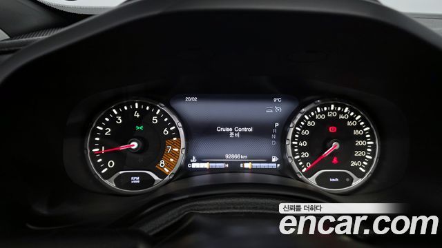Jeep Renegade 2.4 Limited 2019 — фото 8