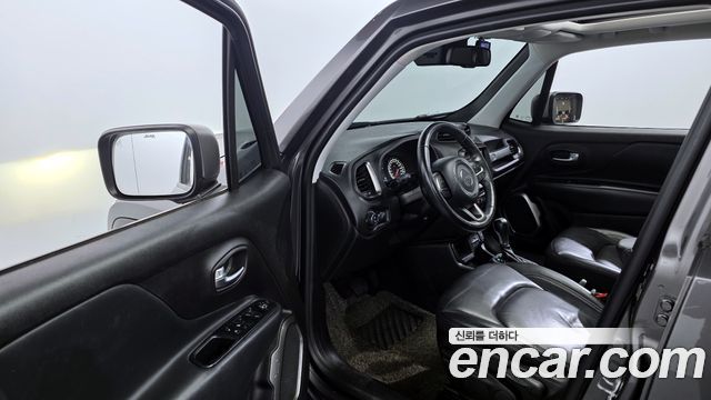 Jeep Renegade 2.4 Limited 2019 — фото 10