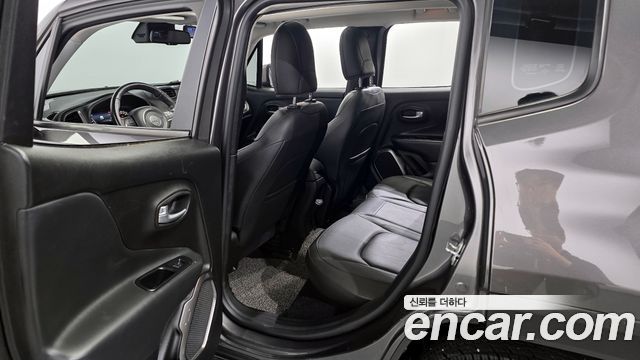 Jeep Renegade 2.4 Limited 2019 — фото 11