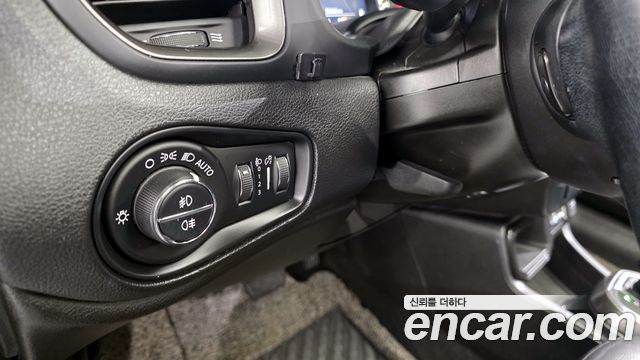 Jeep Renegade 2.4 Limited 2019 — фото 15