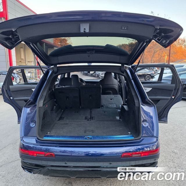Audi Q7 (4M) 50 TDI Quattro Premium 2023 — фото 17