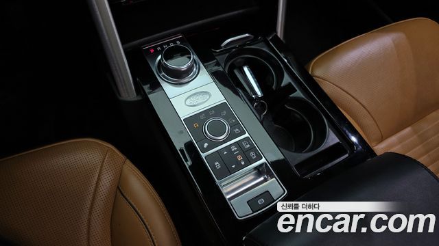 Land Rover Discovery 5 3.0 TD6 HSE Luxury 2018 — фото 9