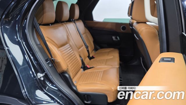 Land Rover Discovery 5 3.0 TD6 HSE Luxury 2018 — фото 12