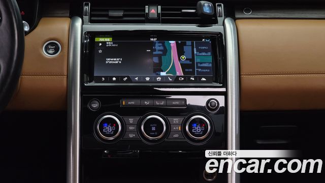 Land Rover Discovery 5 3.0 TD6 HSE Luxury 2018 — фото 14