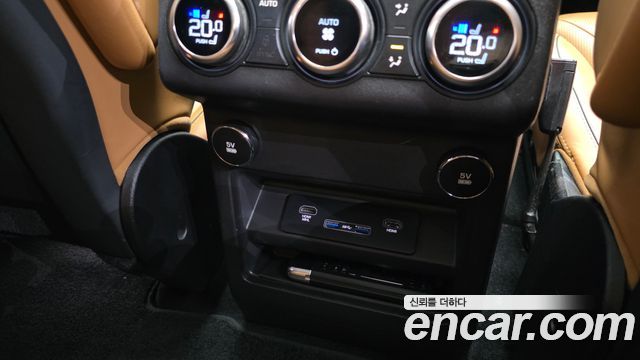 Land Rover Discovery 5 3.0 TD6 HSE Luxury 2018 — фото 18