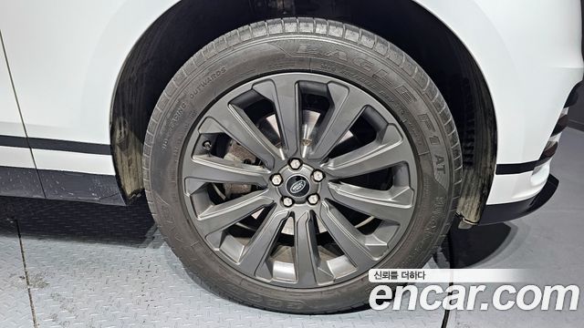 Land Rover Range Rover Velar 2.0 P250 R-Dynamic SE 2023 — фото 5