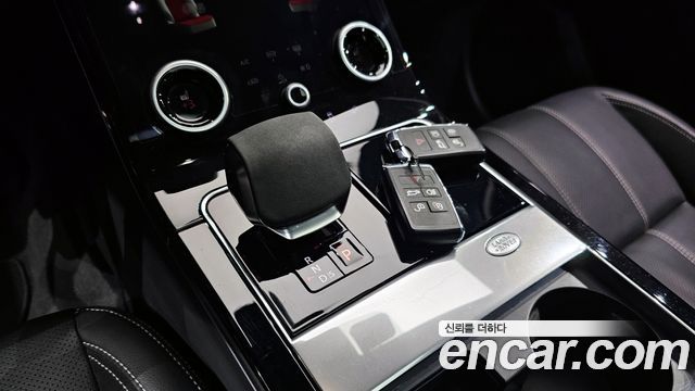 Land Rover Range Rover Velar 2.0 P250 R-Dynamic SE 2023 — фото 9
