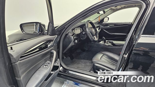 BMW 5 Series (G30) 520d Luxury Special Edition 2018 — фото 10