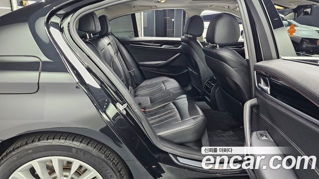 BMW 5 Series (G30) 520d Luxury Special Edition 2018 — фото 12