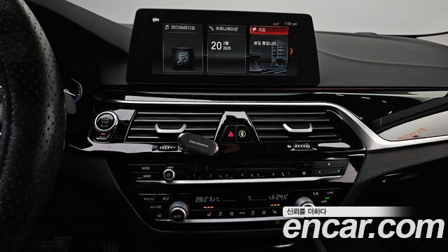 BMW 5 Series (G30) 520d Luxury Special Edition 2018 — фото 14